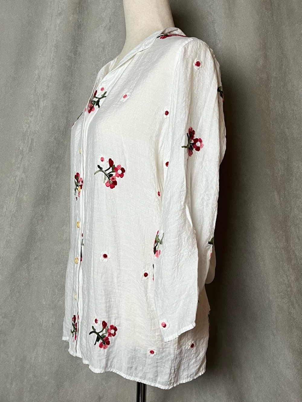 Anthropologie Kindred White Embroidered Floral Button Down Blouse Top XL - Picture 3 of 7